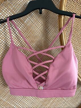 Victorias Secret Sport Cut Out Removable Pad Bralette Med